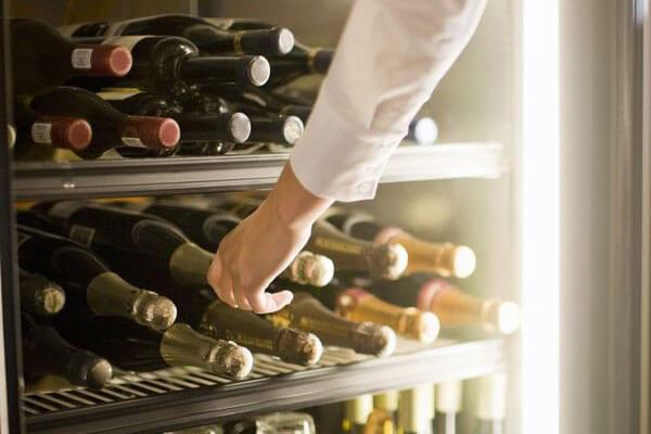 Hướng dẫn bảo quản rượu vang sau khi khui chuẩn và đúng cách nhất